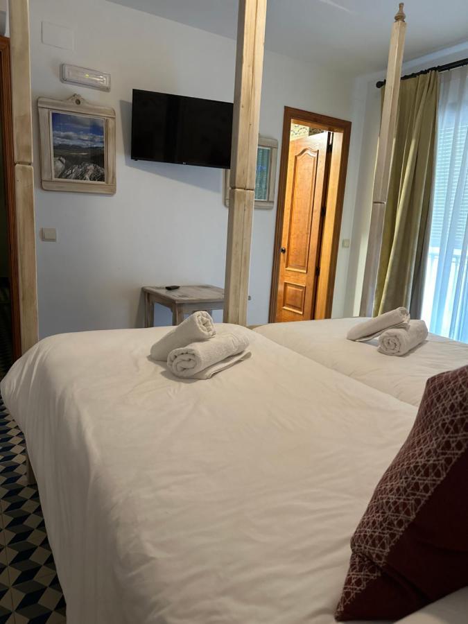 Hostal Moon Tolox Exteriör bild